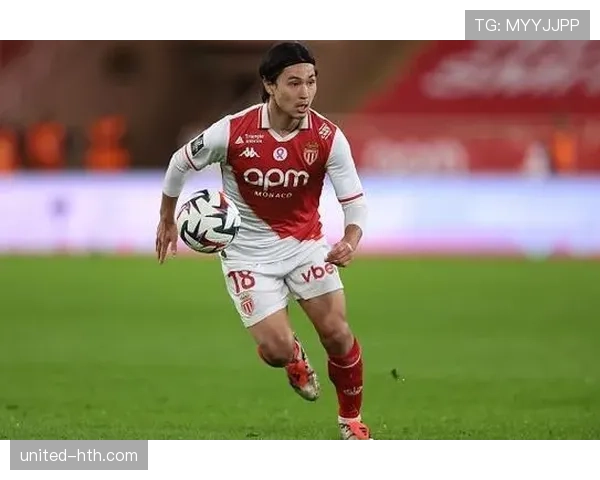 久保建英vs南野拓实:技术型与跑动型进攻手的战术角色分野解析 久保建英vs南野拓实:技术型与跑动型进攻手的战术角色分野解析