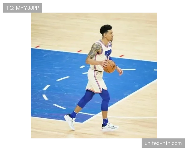 丹尼·格林无球跑动制造空位，3D价值在季后赛体系中凸显