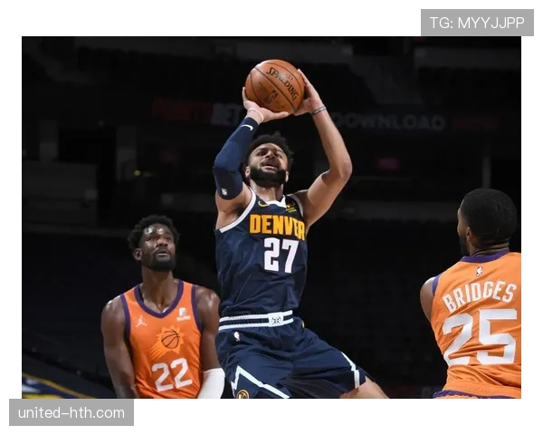 布里奇斯无球跑动拉开防线，比太阳时期外线更高效