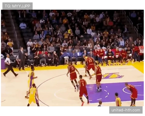 科比单打偏中投，与詹姆斯突破主导得分结构不同