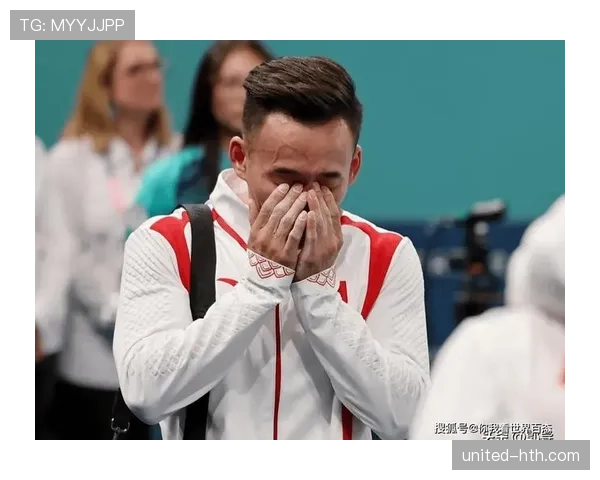 肖若腾赛前啃鸡腿，教练在旁边急得直跺脚